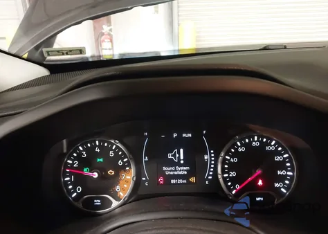 2017 Jeep Renegade Latitude 4X4 z USA, uszkodzony, nr VIN ZACCJBBB7HPG57081